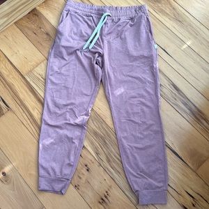 Vuori performance joggers
